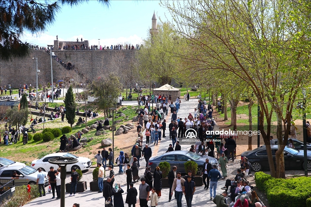 "Medeniyetler şehri" Diyarbakır'da bayram tatilinde ziyaretçi yoğunluğu yaşandı