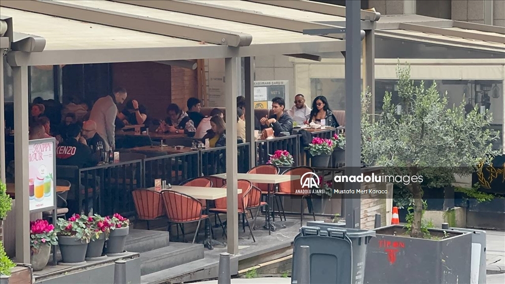 Boykot çağrısına rağmen AVM ve pazarlardaki hareketlilik sürüyor