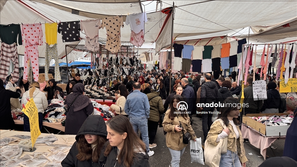 Yurt genelinde boykot çağrısına rağmen alışveriş noktalarında hareketlilik yaşandı