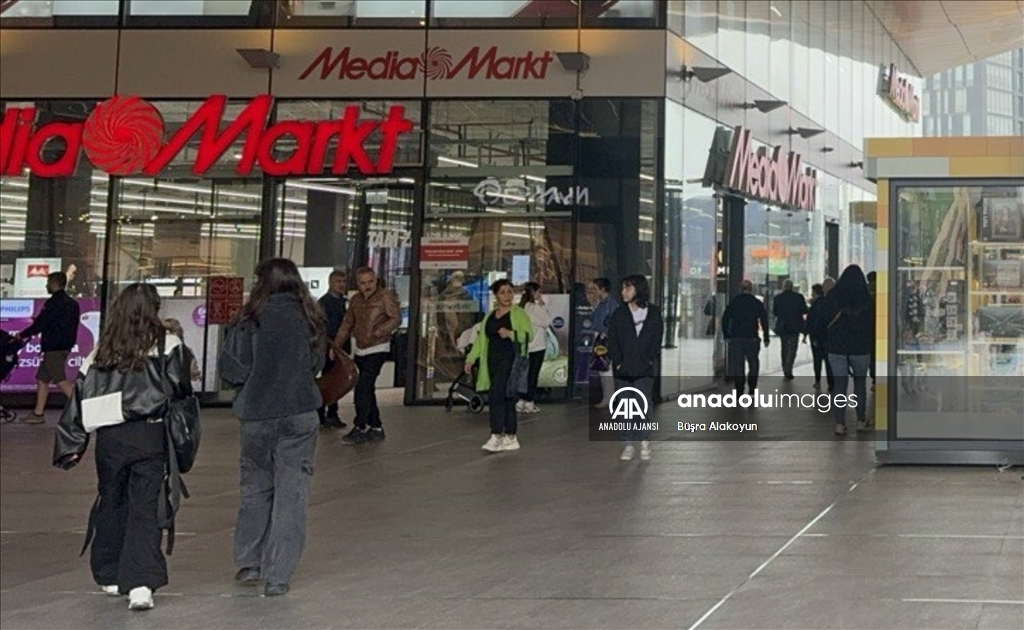 Boykot çağrısına rağmen AVM ve pazarlardaki hareketlilik sürüyor