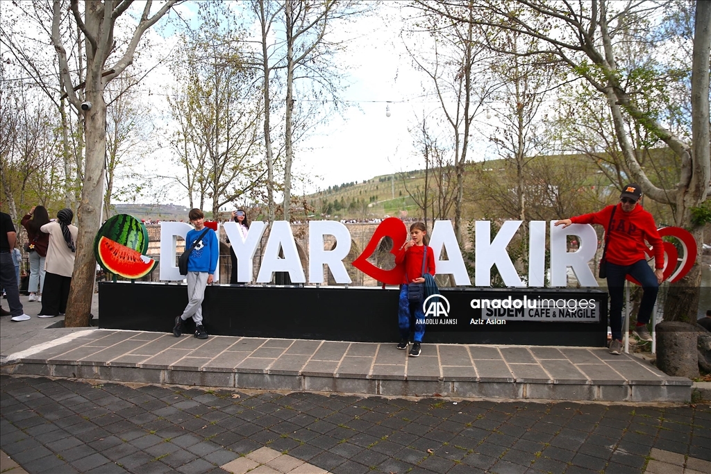 "Medeniyetler şehri" Diyarbakır'da bayram tatilinde ziyaretçi yoğunluğu yaşandı
