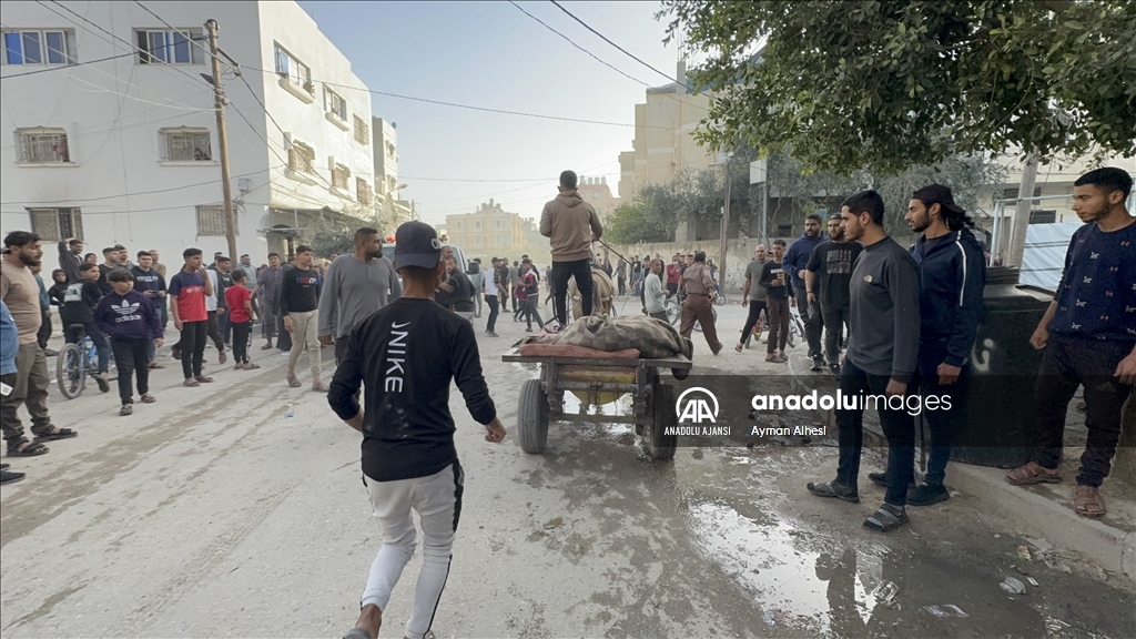 İsrail'in Gazze'de bir okula düzenlediği saldırıda aralarında çocukların da bulunduğu 19 Filistinli öldü