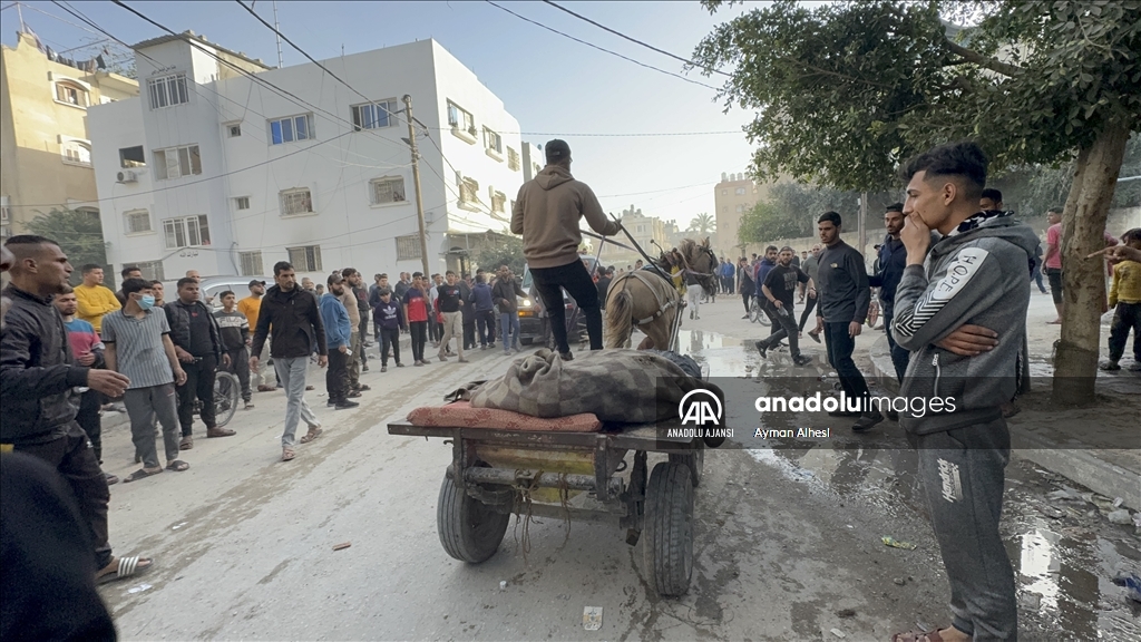 İsrail'in Gazze'de bir okula düzenlediği saldırıda aralarında çocukların da bulunduğu 19 Filistinli öldü