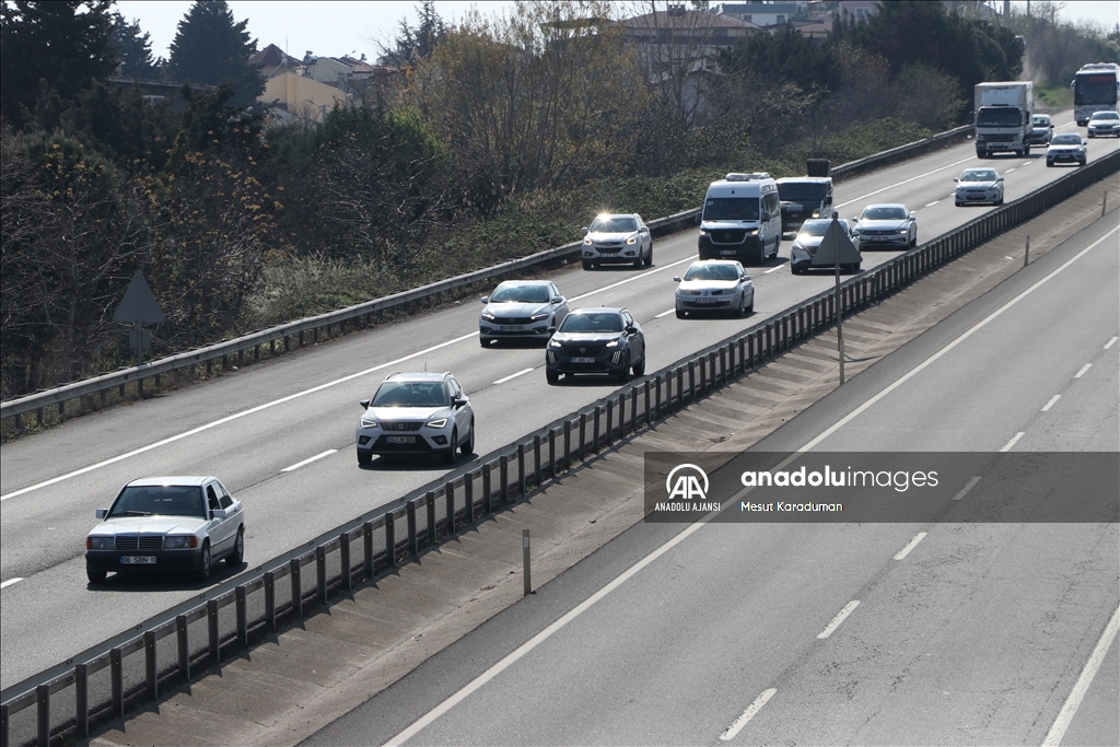 Tekirdağ-İstanbul yolunda bayram tatilinden dönüş yoğunluğu başladı