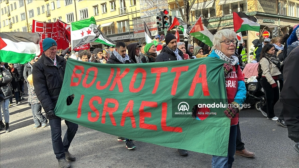 ABD Başkanı Trump'ın Gazze'deki Filistinlileri yerinden etme planı İsveç'te protesto edildi