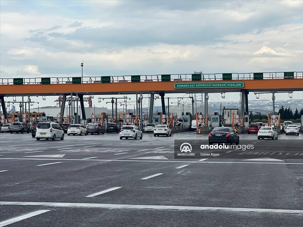 İstanbul-İzmir Otoyolu ile Osmangazi Köprüsü'nde tatilcilerin dönüş hareketliliği devam ediyor