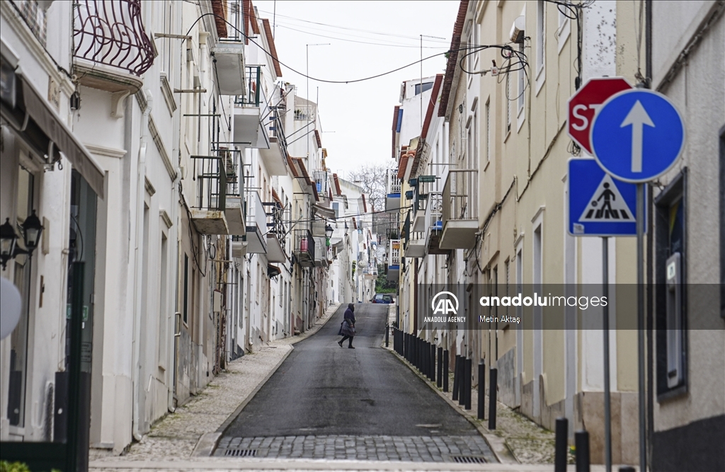 Назаре: будни города с самыми большими волнами