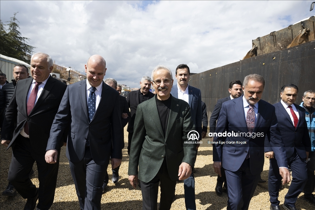 Bakan Uraloğlu, "Sincan OSB-Yenikent-Kazan Soda Demiryolu Projesi" çalışmalarını yerinde inceledi