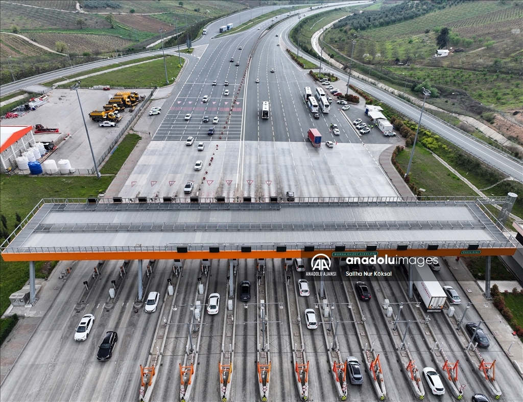 Ramazan Bayramı tatilinin son gününde İstanbul-İzmir Otoyolu'nda dönüş hareketliliği sürüyor