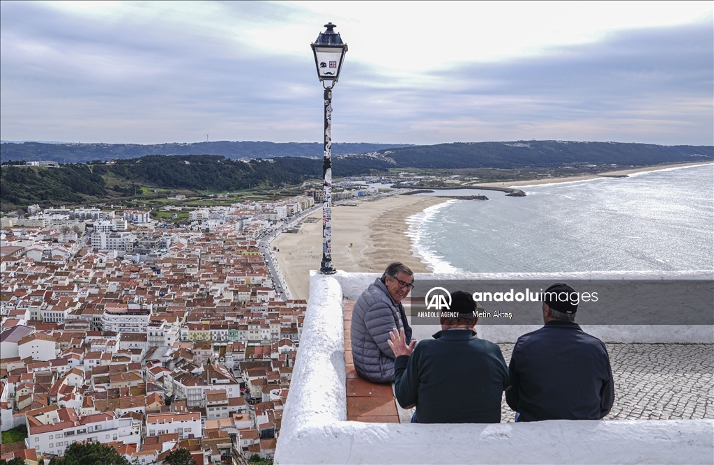 Назаре: будни города с самыми большими волнами