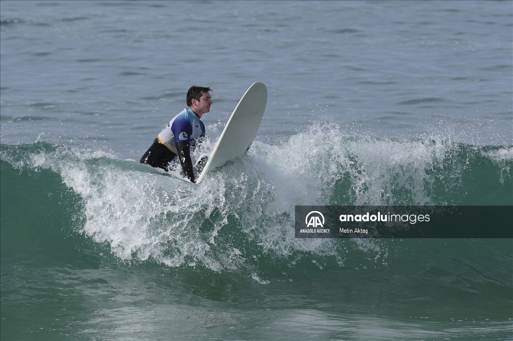 Назаре: будни города с самыми большими волнами