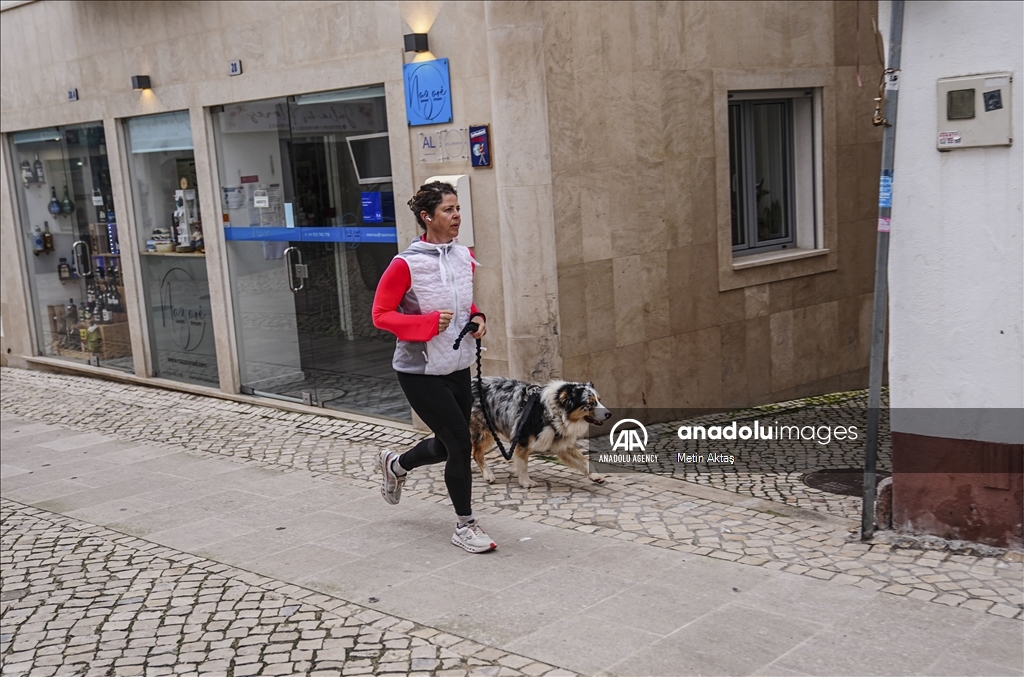 Назаре: будни города с самыми большими волнами