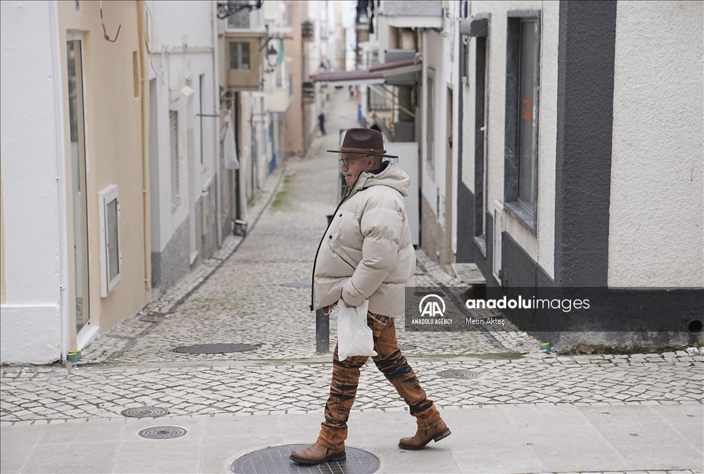 Назаре: будни города с самыми большими волнами