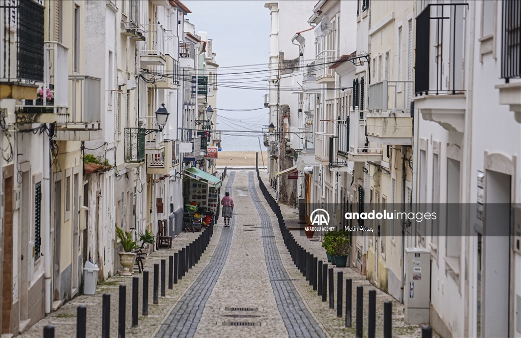 Назаре: будни города с самыми большими волнами