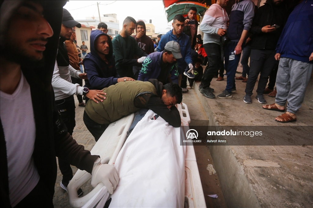 İsrail ordusu, Deyr Balah kentine saldırı düzenledi