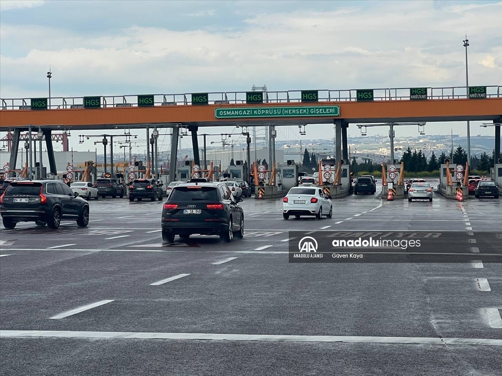 İstanbul-İzmir Otoyolu ile Osmangazi Köprüsü'nde tatilcilerin dönüş hareketliliği devam ediyor
