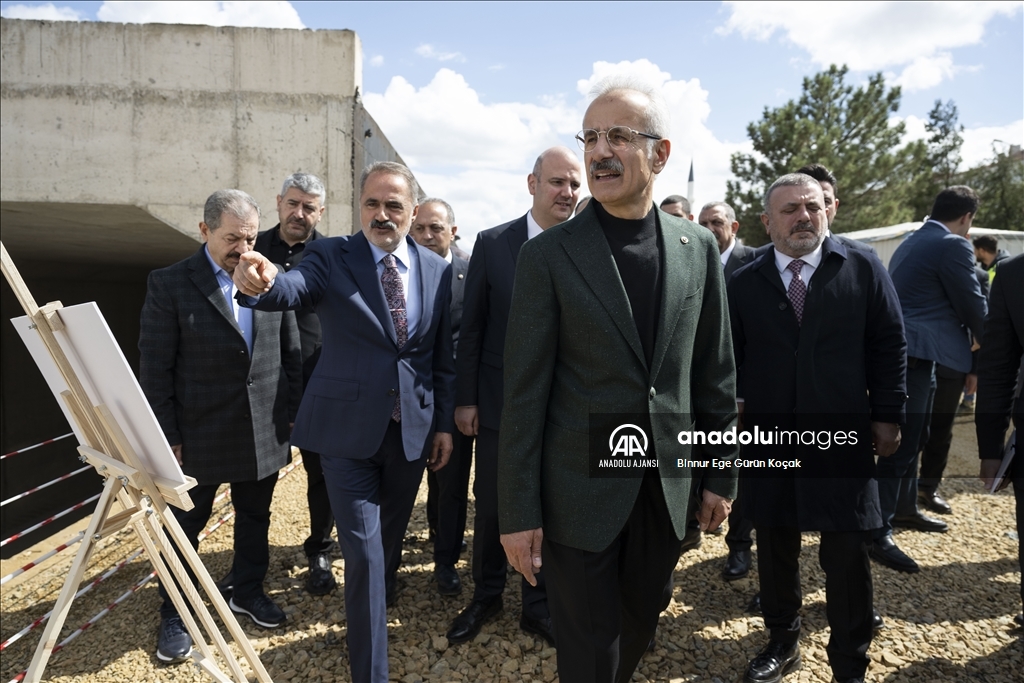 Bakan Uraloğlu, "Sincan OSB-Yenikent-Kazan Soda Demiryolu Projesi" çalışmalarını yerinde inceledi