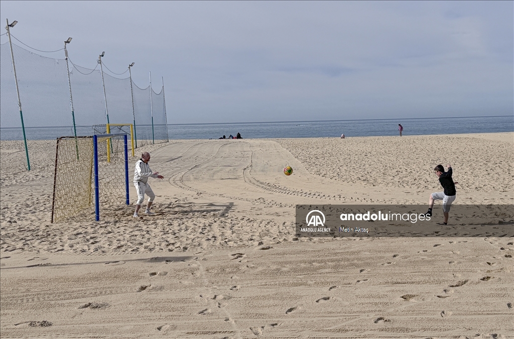 Назаре: будни города с самыми большими волнами