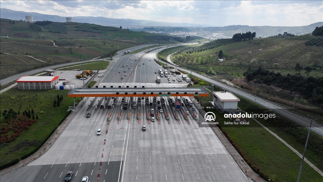 Ramazan Bayramı tatilinin son gününde İstanbul-İzmir Otoyolu'nda dönüş hareketliliği sürüyor