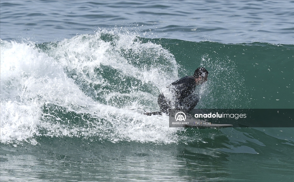 Назаре: будни города с самыми большими волнами