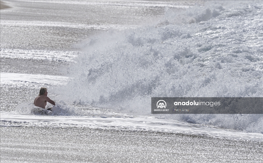 Назаре: будни города с самыми большими волнами
