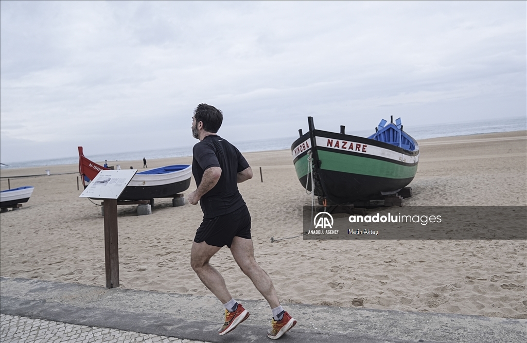 Назаре: будни города с самыми большими волнами