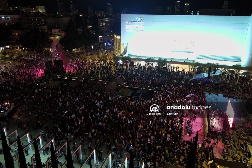 Tel Aviv'de binlerce kişi protesto gösterisi düzenledi