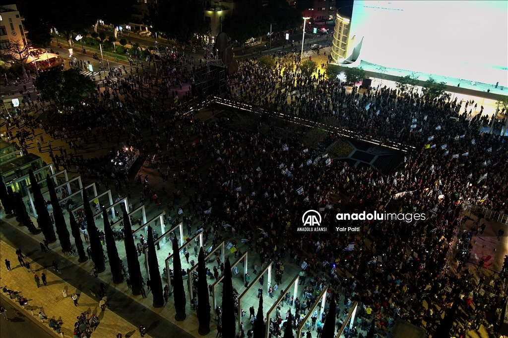 Tel Aviv'de binlerce kişi protesto gösterisi düzenledi