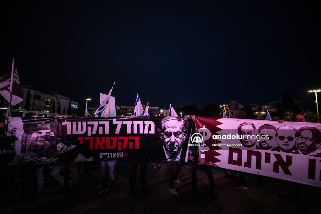 Tel Aviv'de binlerce kişi protesto gösterisi düzenledi