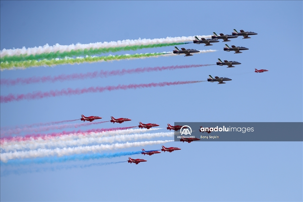 "Frecce Tricolori" ve "Red Arrows"tan Roma'da selamlama uçuşu