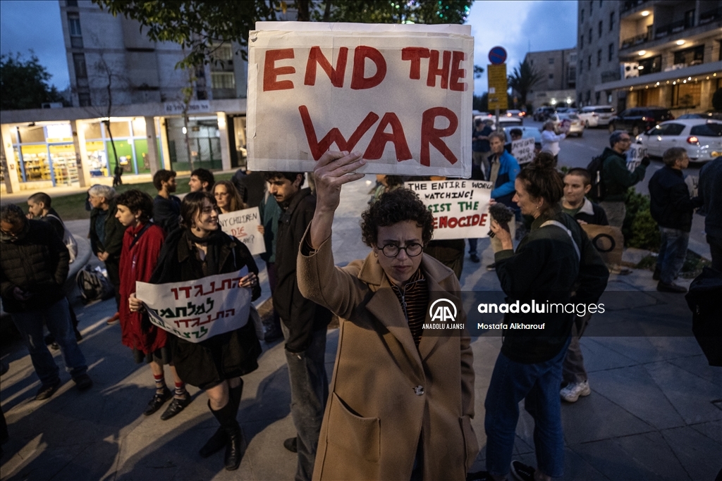 Batı Kudüs'te İsrailli göstericilerden Gazze'deki soykırıma protesto