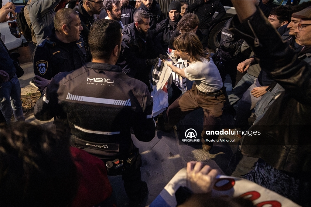 Batı Kudüs'te İsrailli göstericilerden Gazze'deki soykırıma protesto