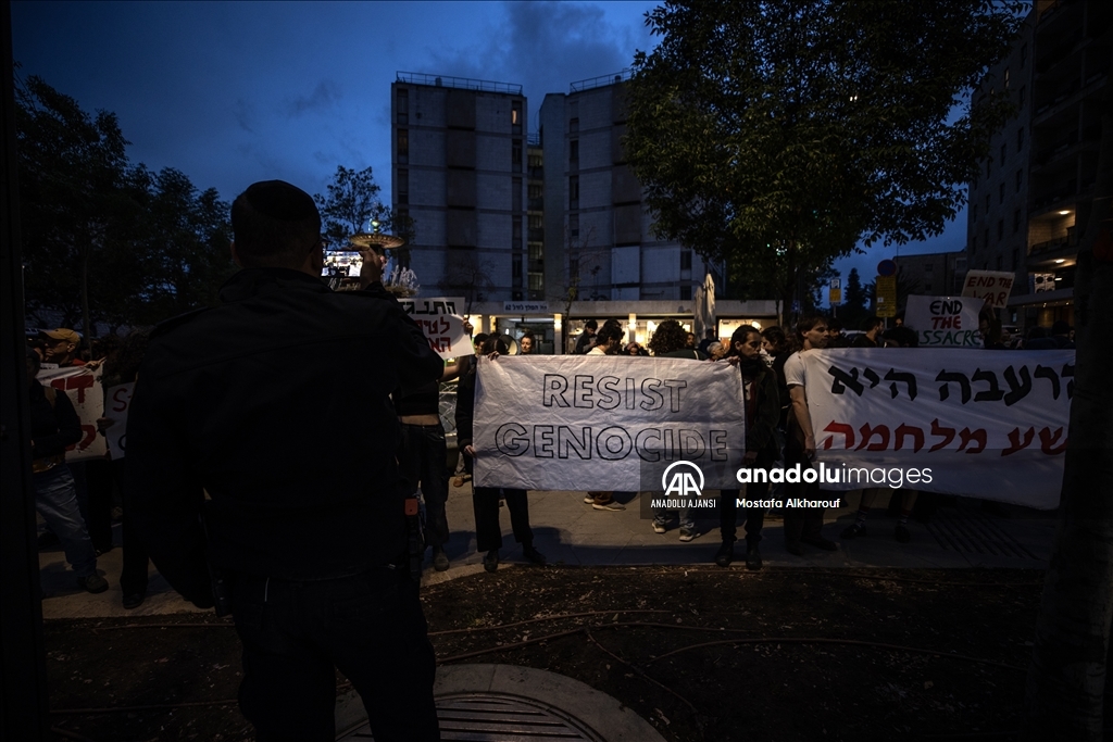 Batı Kudüs'te İsrailli göstericilerden Gazze'deki soykırıma protesto