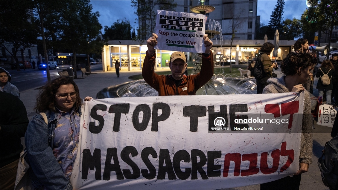 Batı Kudüs'te İsrailli göstericilerden Gazze'deki soykırıma protesto