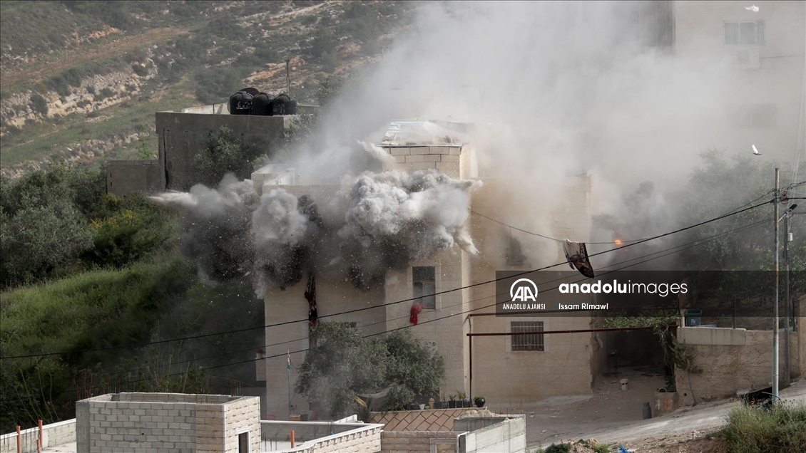 İsrail ordusu Batı Şeria'da bir evi patlayıcılarla yıktı