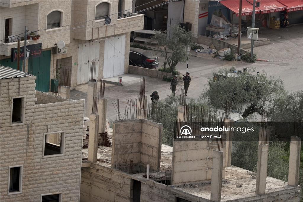 İsrail ordusu Batı Şeria'da bir evi patlayıcılarla yıktı