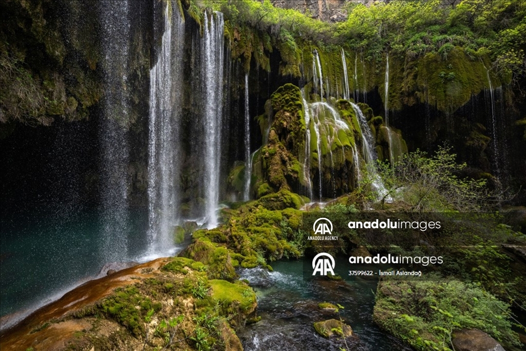Keindahan air terjun Yerkopru di Mersin Turkiye