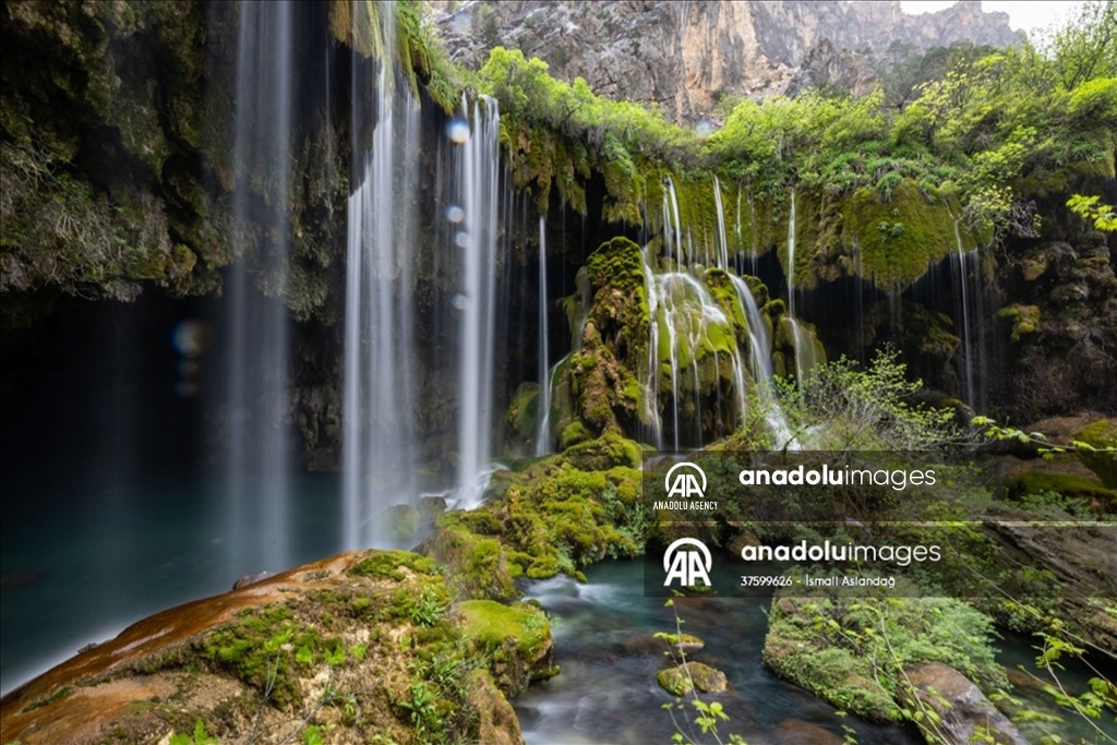 Keindahan air terjun Yerkopru di Mersin Turkiye