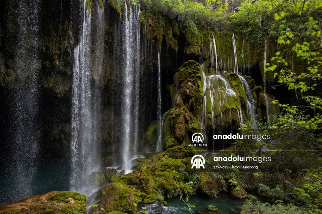 Keindahan air terjun Yerkopru di Mersin Turkiye