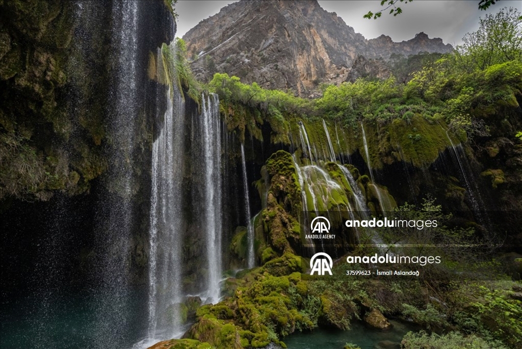 Keindahan air terjun Yerkopru di Mersin Turkiye