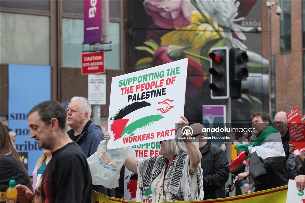 Belfast’ta Filistin’e destek gösterisi düzenlendi