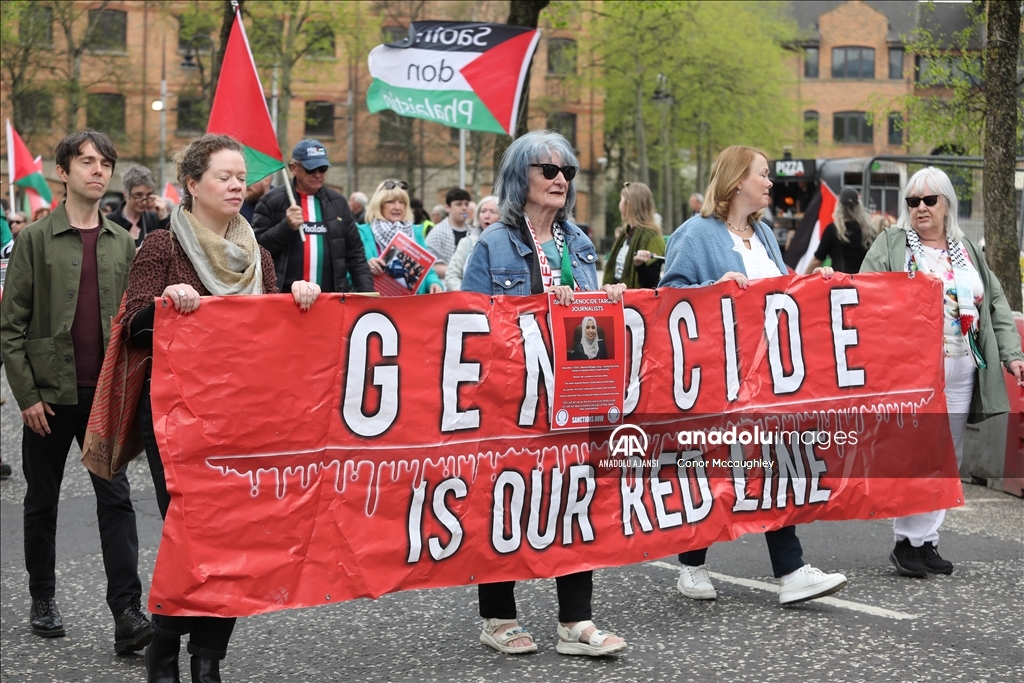 Belfast’ta Filistin’e destek gösterisi düzenlendi