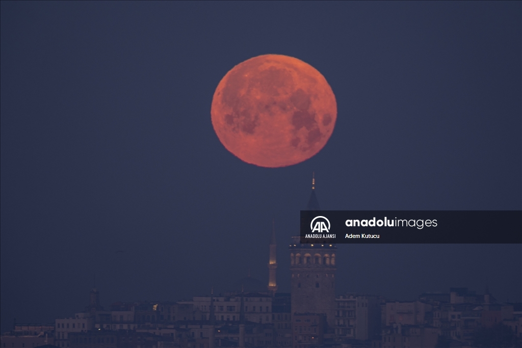 İstanbul'da dolunay