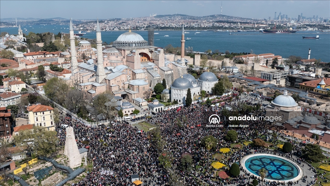 İHH'nin düzenlediği "Gazze Ölüyor! Ayağa Kalk!" yürüyüşü başladı