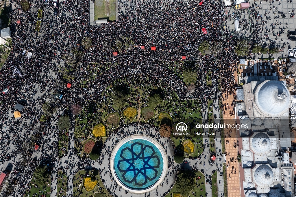 İHH'nin düzenlediği "Gazze Ölüyor! Ayağa Kalk!" yürüyüşü başladı