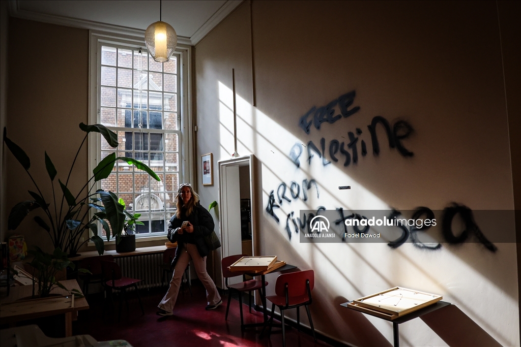 Amsterdam Üniversitesi'nde Filistin yanlısı protesto düzenlendi