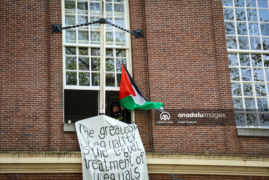 Amsterdam Üniversitesi'nde Filistin yanlısı protesto düzenlendi