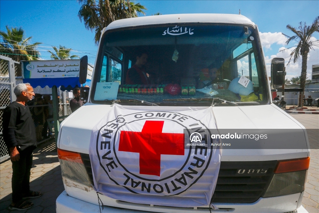 İsrail, Gazze'de alıkoyduğu ve sağlık durumları kötüleşen 9 Filistinliyi salıverdi