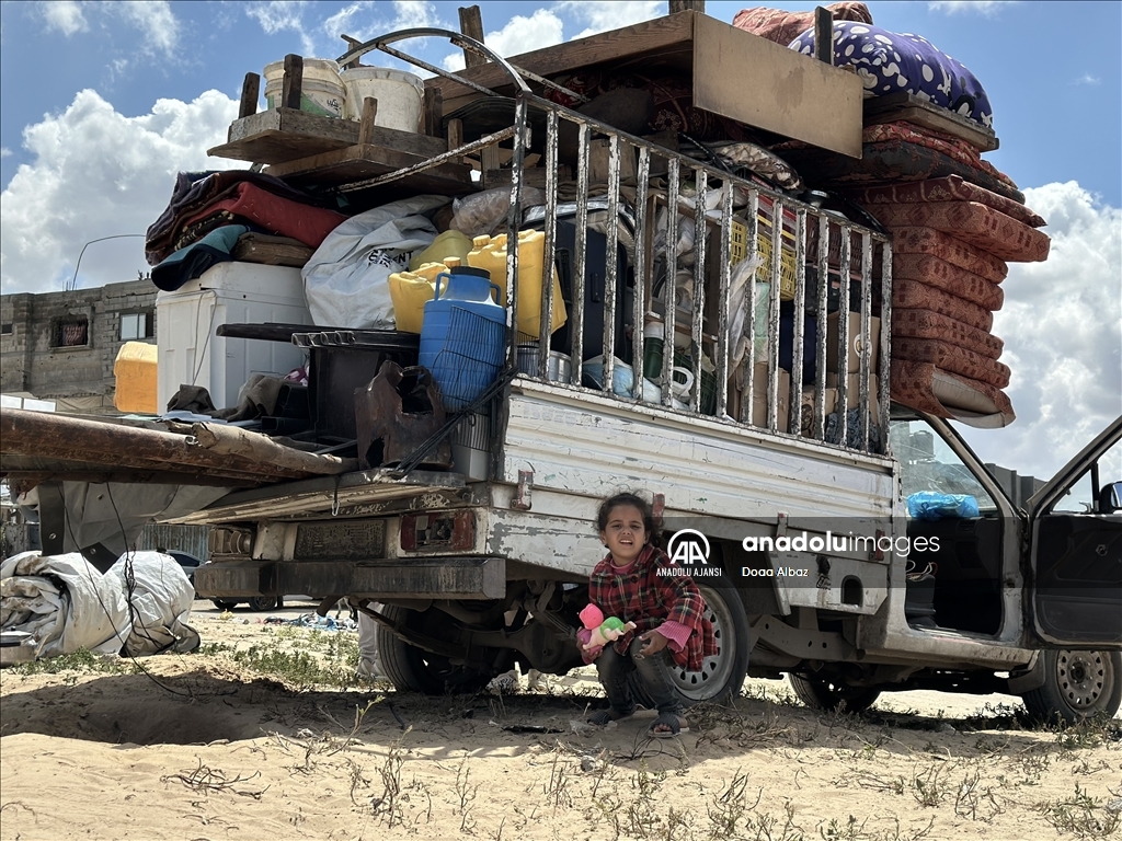 İsrail'in saldırıları sonrası Filistinliler, güvenli bölgelere göç ediyor