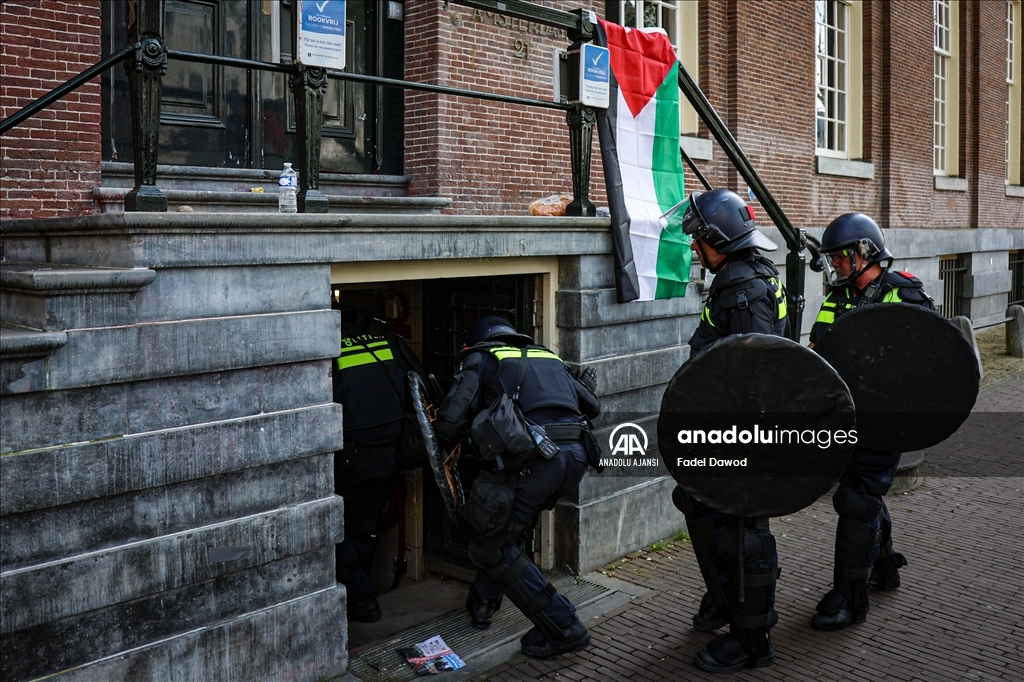 Amsterdam Üniversitesi'nde Filistin yanlısı protesto düzenlendi